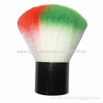 Kabuki makeup brush with aluminum handle